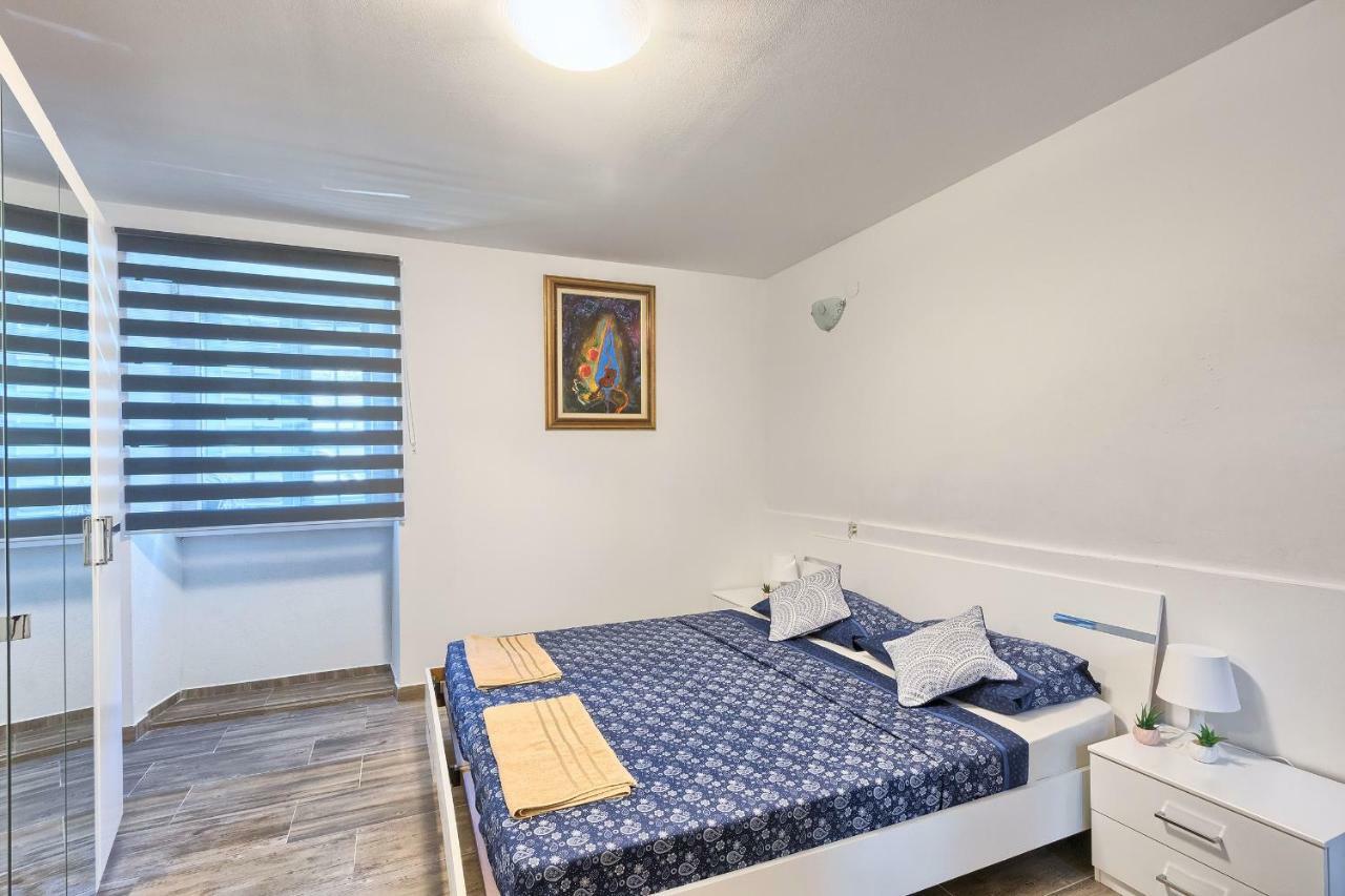 Old Town Apartments In City Center Pula Dış mekan fotoğraf